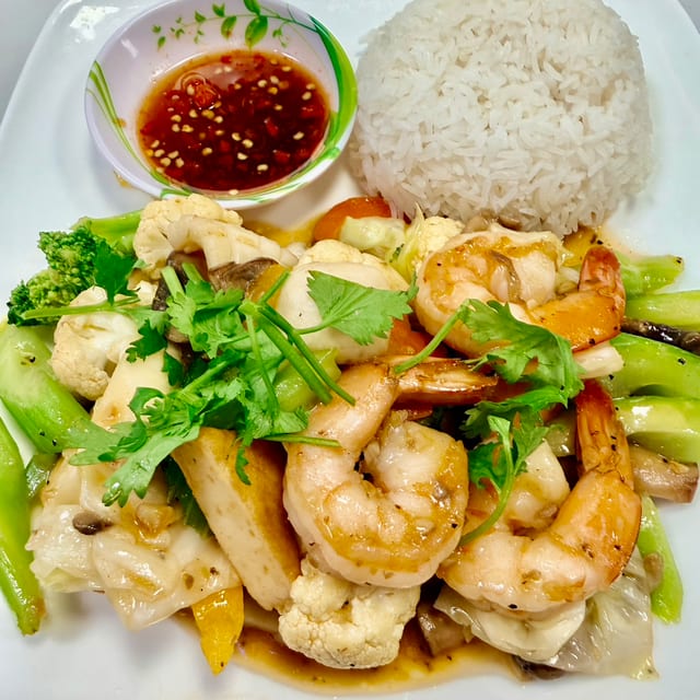 71A. Cơm Xào Tôm (Shrimp Stir Fry).