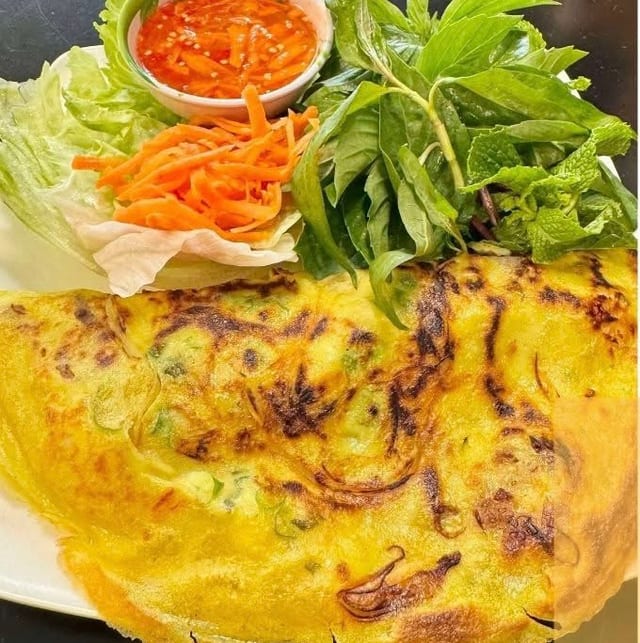 70C. Bánh Xèo (Crispy Bánh Xèo).