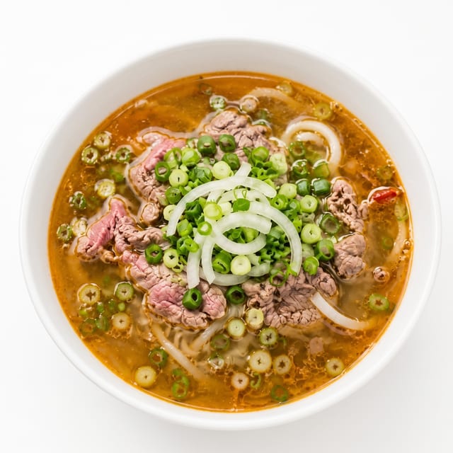 14. Phở Tái (Sliced Beef Noodle Soup).