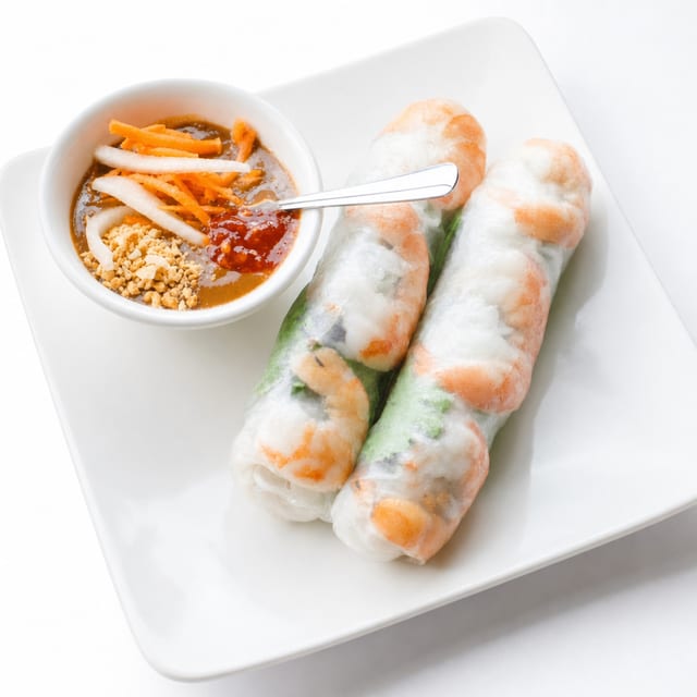 1. Gỏi Cuốn Tôm (Shrimp Spring Rolls).